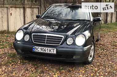 Седан Mercedes-Benz E-Class 2001 в Дрогобичі