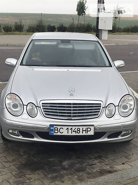 Седан Mercedes-Benz E-Class 2004 в Дрогобыче