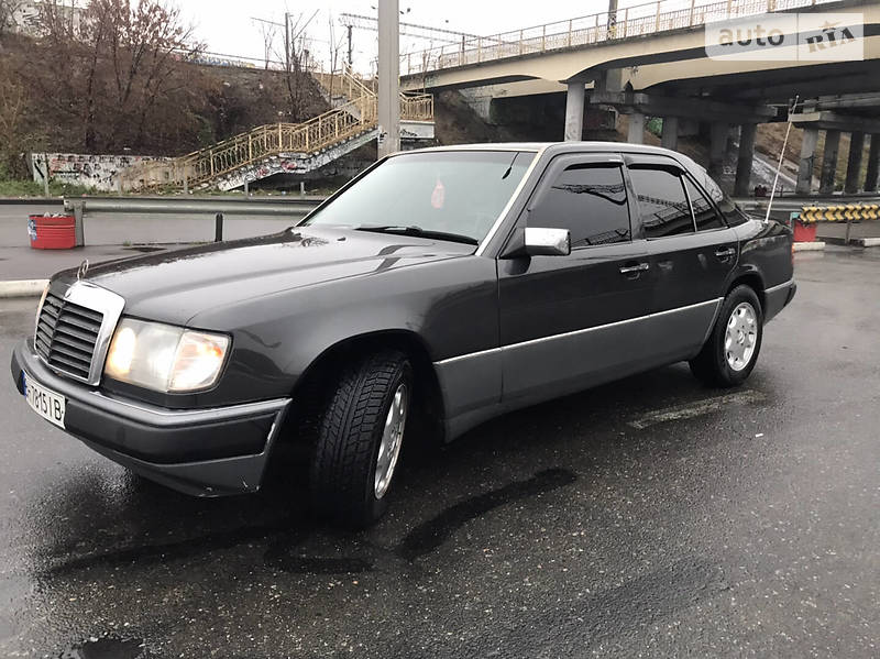 Седан Mercedes-Benz E-Class 1989 в Одессе