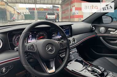 Седан Mercedes-Benz E-Class 2016 в Києві
