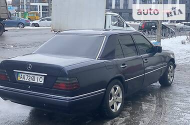 Седан Mercedes-Benz E-Class 1993 в Києві