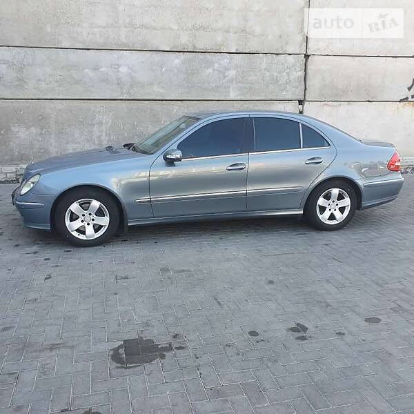 Седан Mercedes-Benz E-Class 2004 в Херсоне