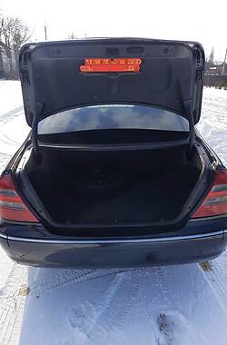 Седан Mercedes-Benz E-Class 2003 в 