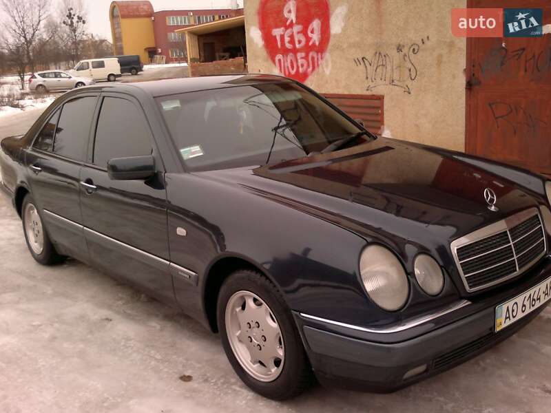 Седан Mercedes-Benz E-Class 1998 в Ужгороде