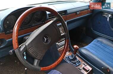 Седан Mercedes-Benz E-Class 1979 в 