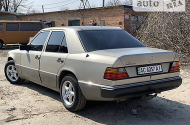 Седан Mercedes-Benz E-Class 1991 в Луцке