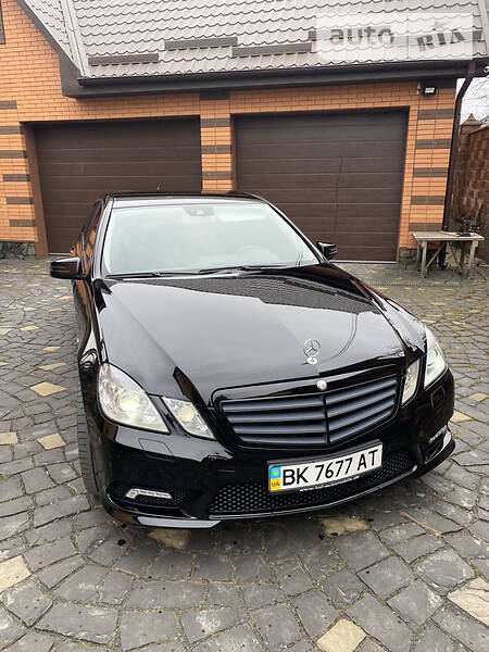 Седан Mercedes-Benz E-Class 2011 в Ровно