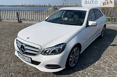 Седан Mercedes-Benz E-Class 2015 в Днепре