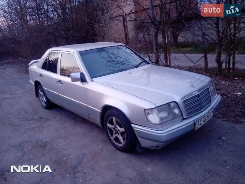 Седан Mercedes-Benz E-Class 1987 в Виннице
