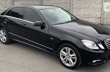 Седан Mercedes-Benz E-Class 2010 в Днепре