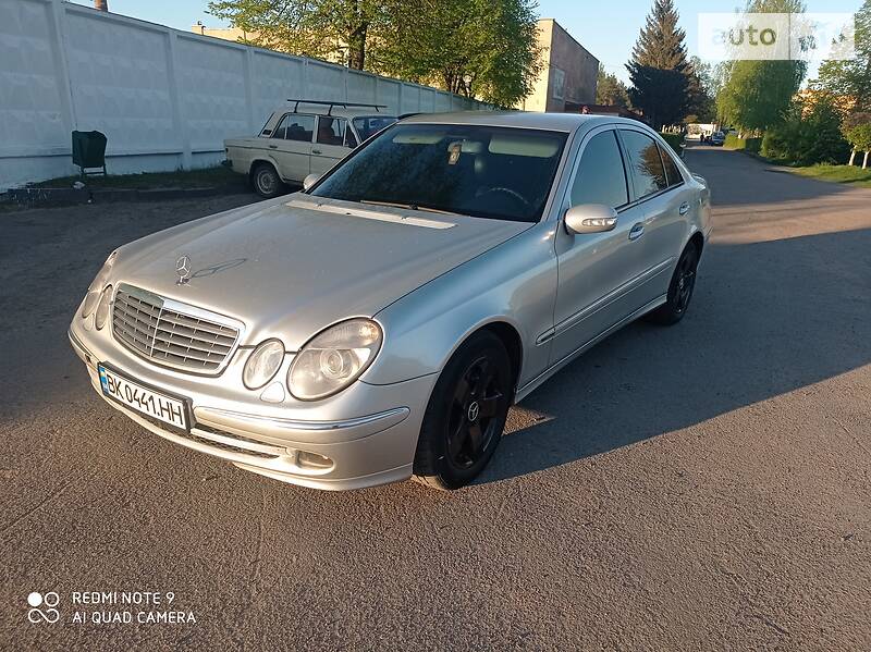 Седан Mercedes-Benz E-Class 2002 в Ровно