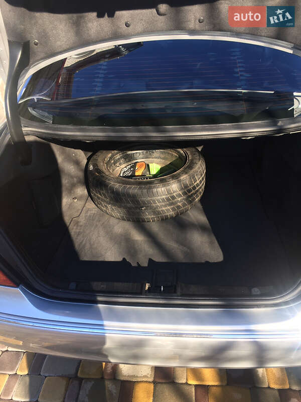 Седан Mercedes-Benz E-Class 2003 в Рокитному