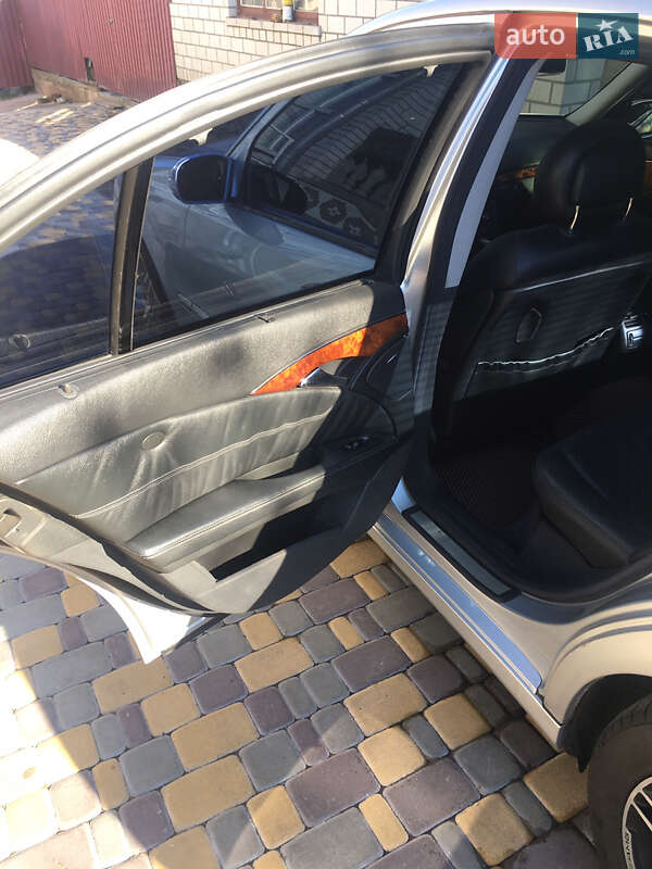 Седан Mercedes-Benz E-Class 2003 в Рокитному