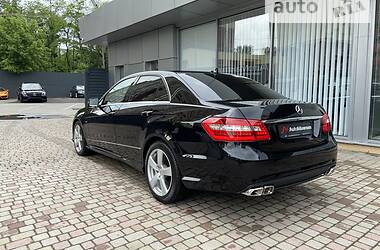 Седан Mercedes-Benz E-Class 2012 в Києві