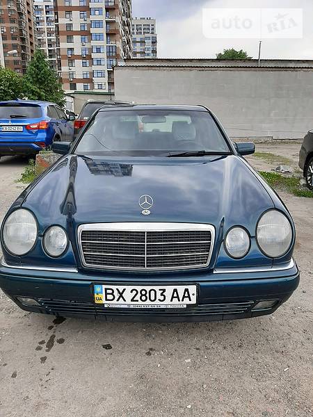 Седан Mercedes-Benz E-Class 1997 в Киеве