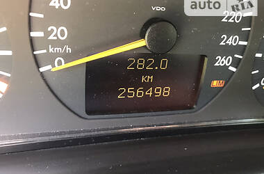 Седан Mercedes-Benz E-Class 2000 в 