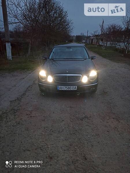 Седан Mercedes-Benz E-Class 2004 в Николаеве