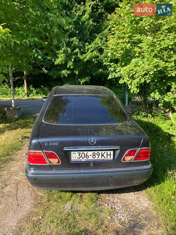 Седан Mercedes-Benz E-Class 1998 в Львове