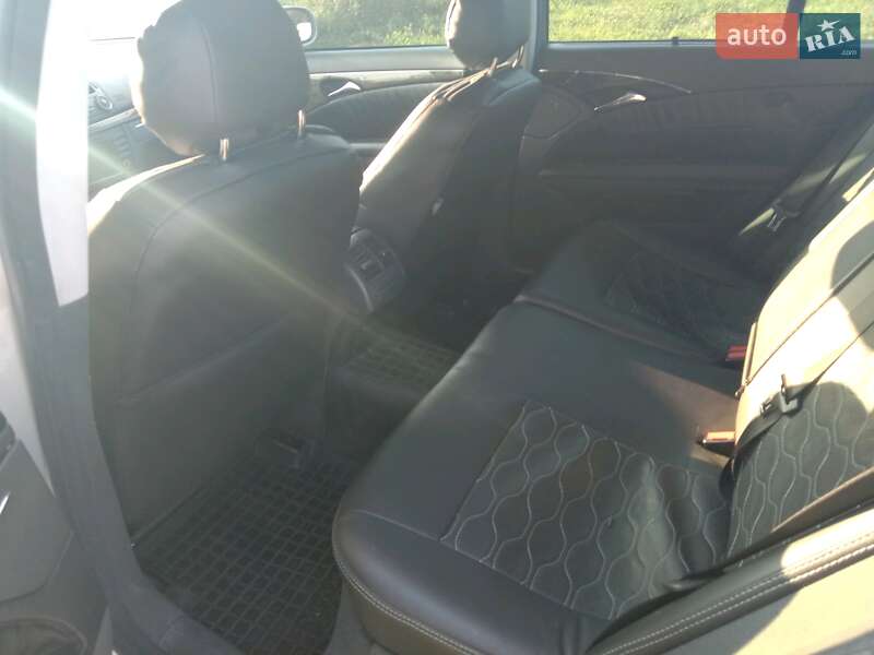 Седан Mercedes-Benz E-Class 2002 в Гадяче