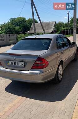 Седан Mercedes-Benz E-Class 2003 в Подольске