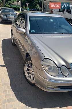 Седан Mercedes-Benz E-Class 2003 в Подольске