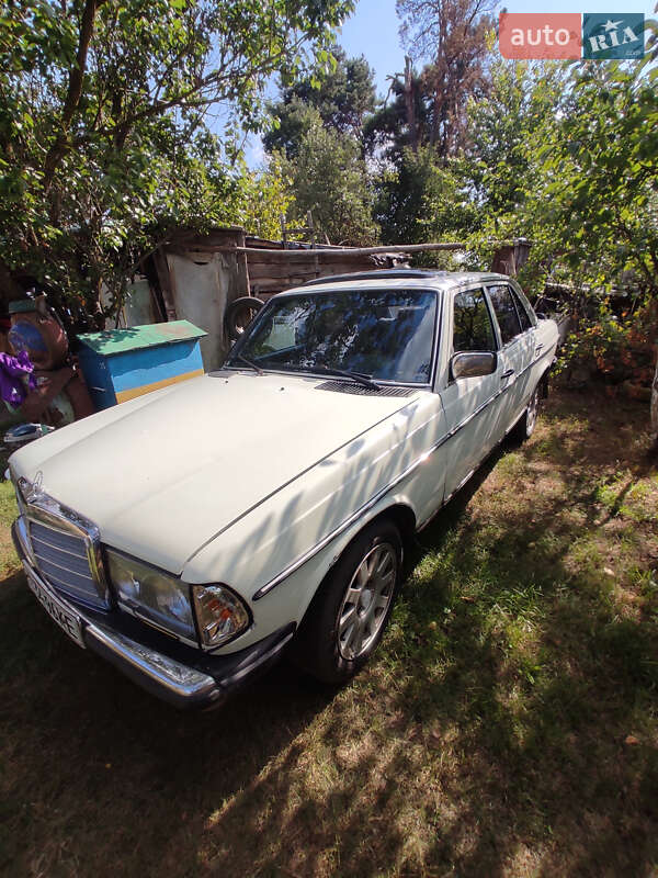 Седан Mercedes-Benz E-Class 1978 в Березному фото 8 Седан Mercedes-Benz E-Class 1978 в Березному