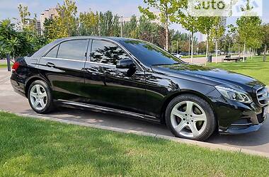 Седан Mercedes-Benz E-Class 2013 в Дніпрі