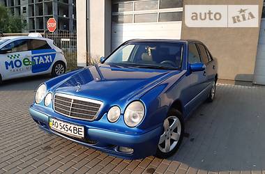 Седан Mercedes-Benz E-Class 2001 в Ужгороді