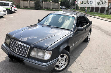 Купе Mercedes-Benz E-Class 1990 в 