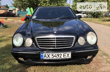 Седан Mercedes-Benz E-Class 2000 в Харкові