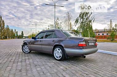 Седан Mercedes-Benz E-Class 1994 в Измаиле