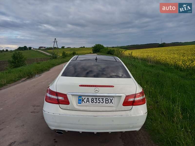 Купе Mercedes-Benz E-Class 2011 в Теофіполі