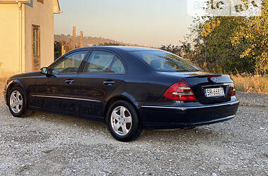 Седан Mercedes-Benz E-Class 2003 в Черновцах