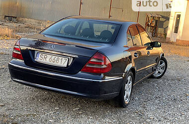 Седан Mercedes-Benz E-Class 2003 в Черновцах