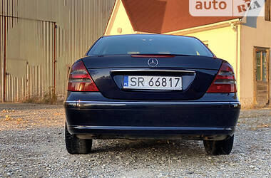 Седан Mercedes-Benz E-Class 2003 в Черновцах