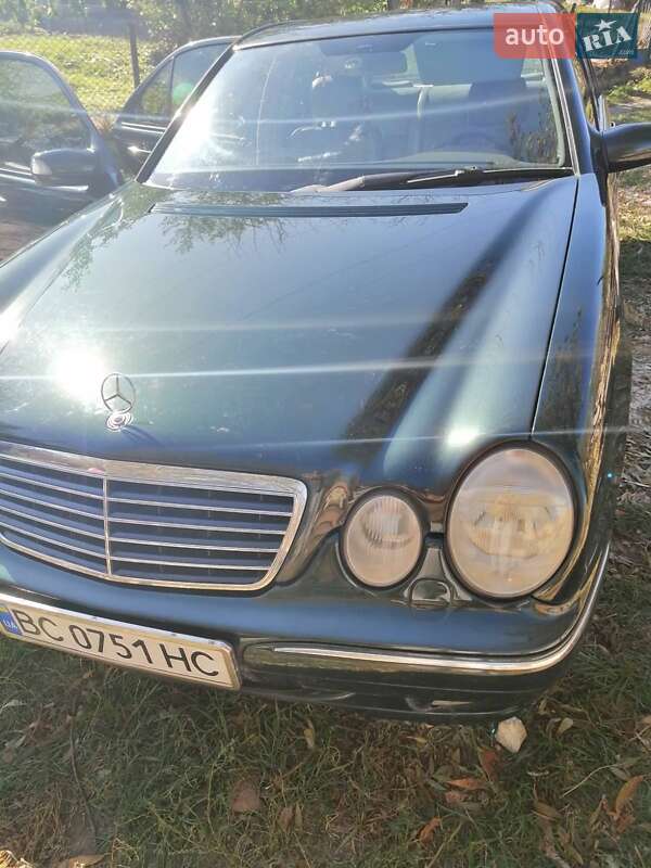 Седан Mercedes-Benz E-Class 2001 в Львові