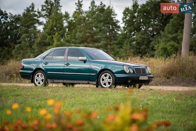 Седан Mercedes-Benz E-Class 1997 в Гайвороне