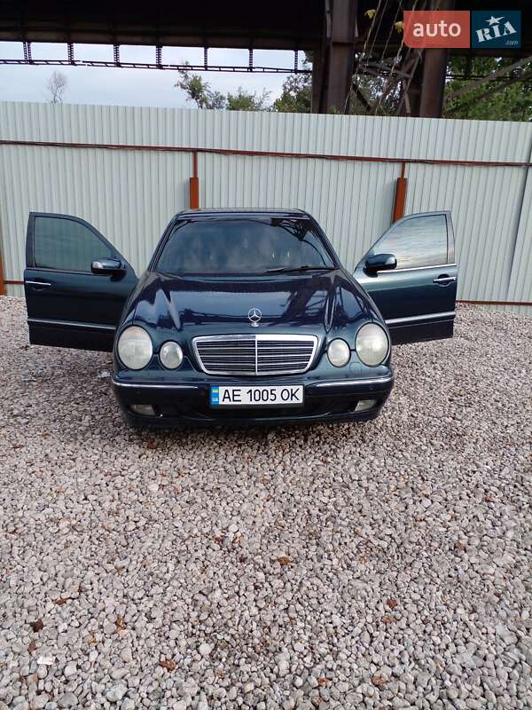 Седан Mercedes-Benz E-Class 2001 в Кривому Розі