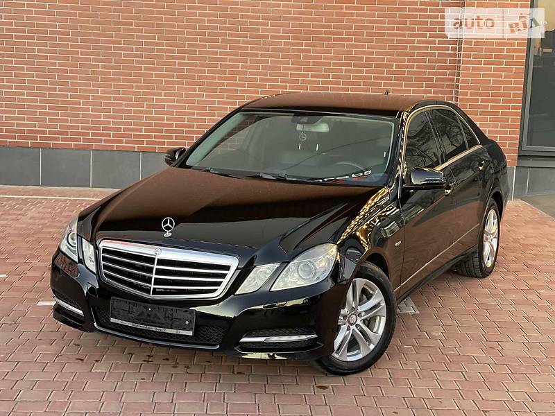 Седан Mercedes-Benz E-Class 2013 в 