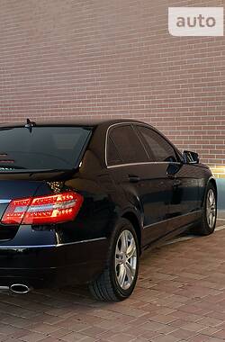 Седан Mercedes-Benz E-Class 2013 в 