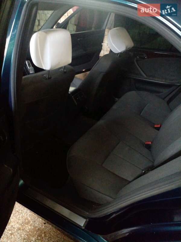 Седан Mercedes-Benz E-Class 2001 в Кривому Розі
