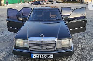 Седан Mercedes-Benz E-Class 1993 в Луцке