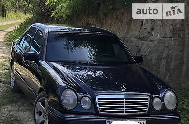 Седан Mercedes-Benz E-Class 1998 в Тернополі