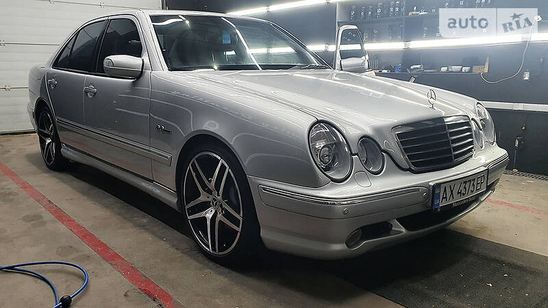 Седан Mercedes-Benz E-Class 2000 в Харкові