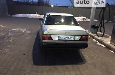 Седан Mercedes-Benz E-Class 1989 в Кривому Розі