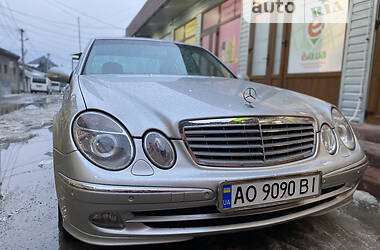 Седан Mercedes-Benz E-Class 2003 в Тячеве