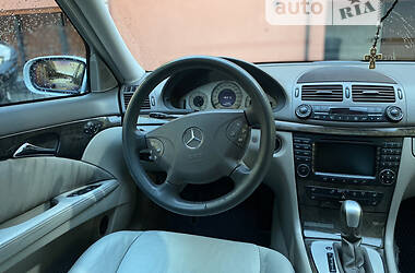 Седан Mercedes-Benz E-Class 2003 в Тячеве