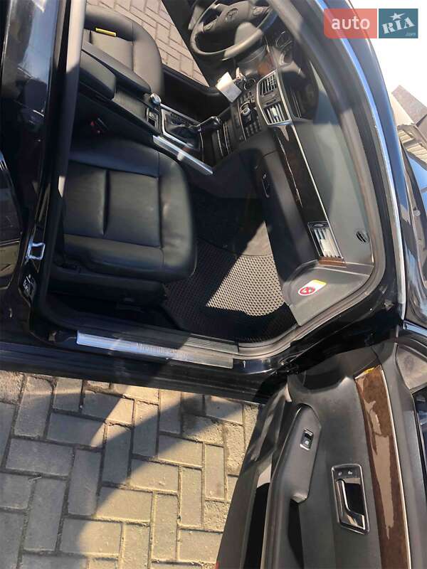 Седан Mercedes-Benz E-Class 2011 в Чернівцях