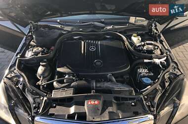Седан Mercedes-Benz E-Class 2011 в Чернівцях