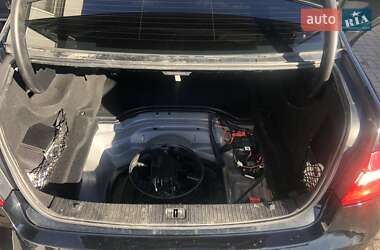 Седан Mercedes-Benz E-Class 2011 в Чернівцях